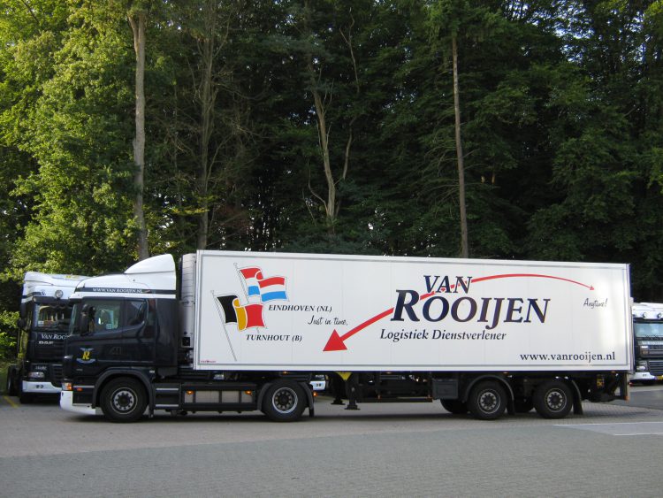 Vrachtwagenbelettering Van Rooijen Logistiek