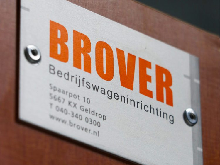 Naam- en typeplaatjes - Brover